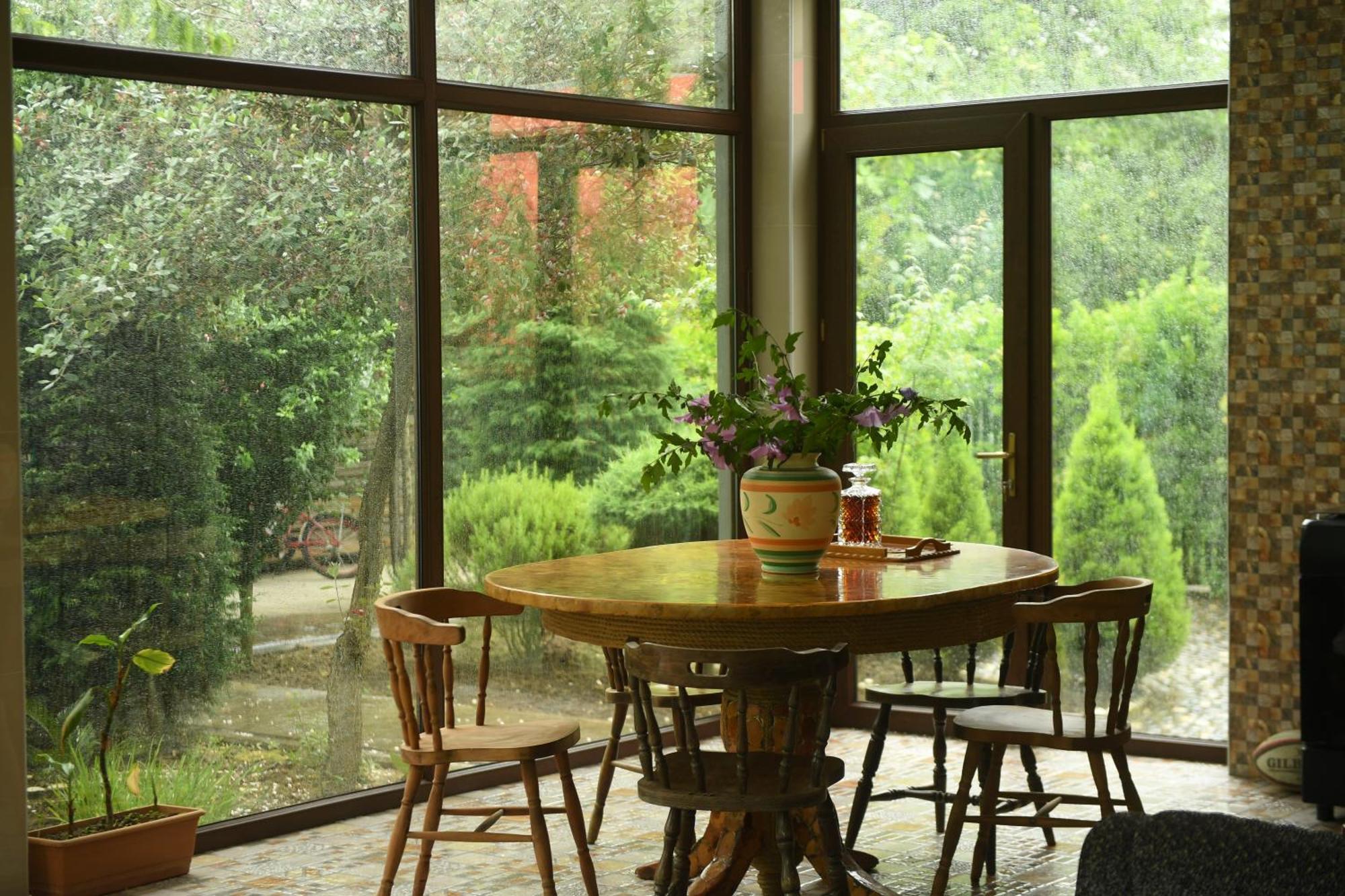 Guest House Green House Zugdidi Esterno foto