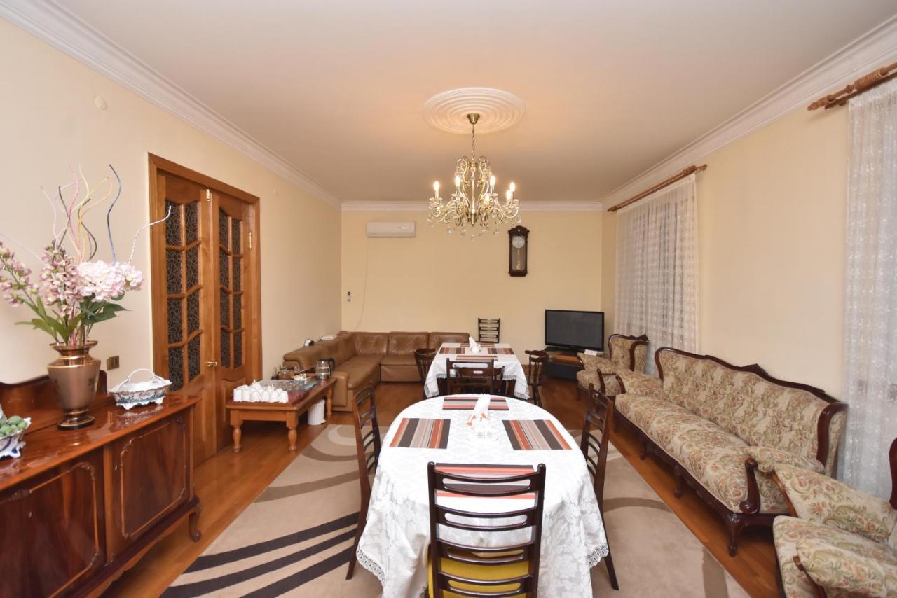 Guest House Green House Zugdidi Esterno foto