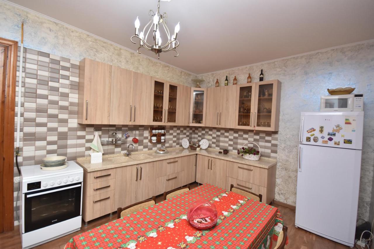 Guest House Green House Zugdidi Esterno foto