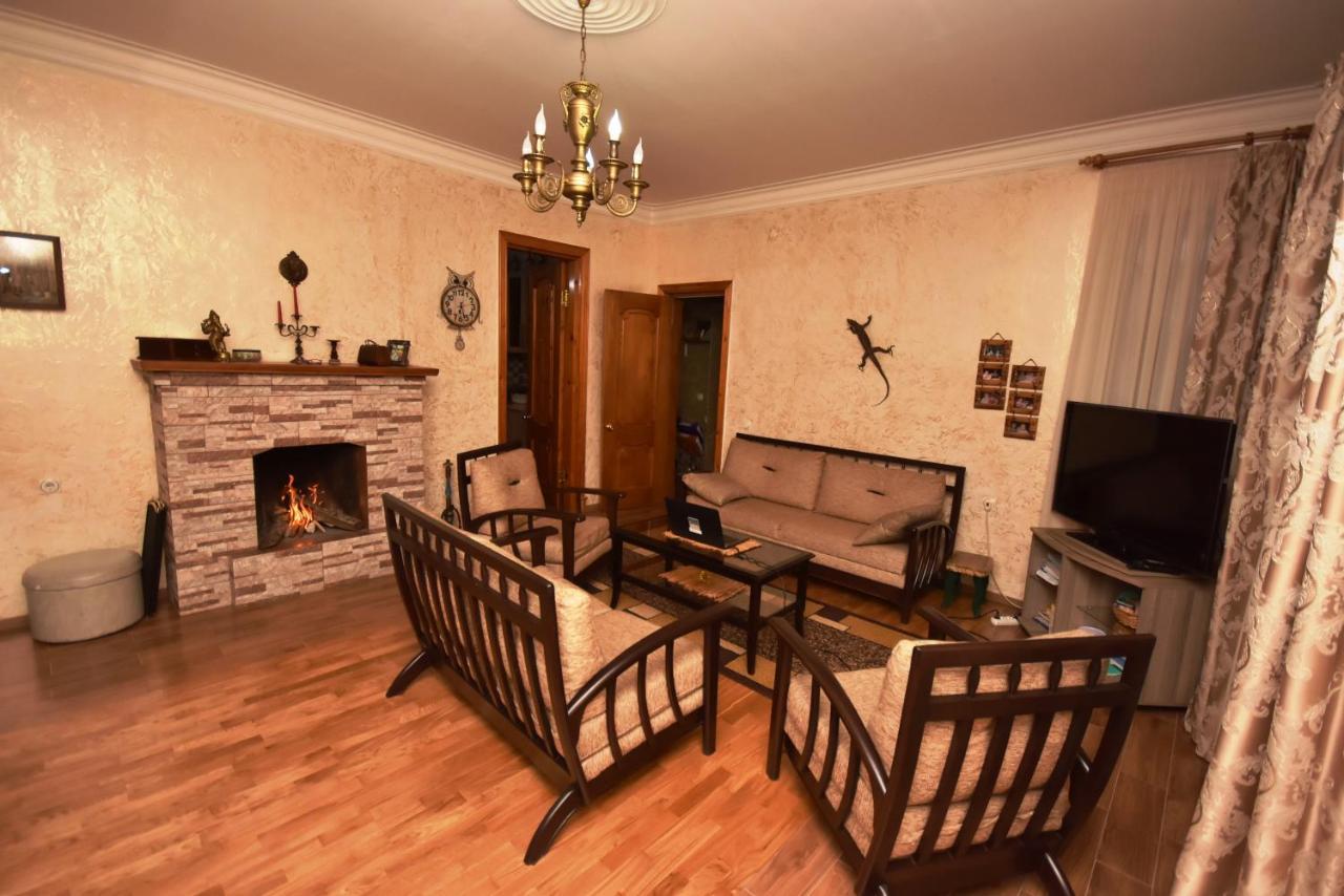 Guest House Green House Zugdidi Esterno foto